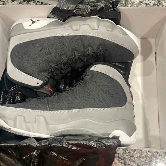 Jordan9 Retro Black/Grey/White/red size 10 never worn Jordan 9 Retro Particle Gray 2022 for Sale - Authenticity  main image 3